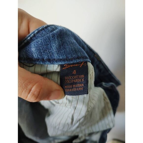 Seven7 Women's Size 4 Medium Wash Ankle Cropped Pants Zipper Slight Distressed - Picture 9 of 9